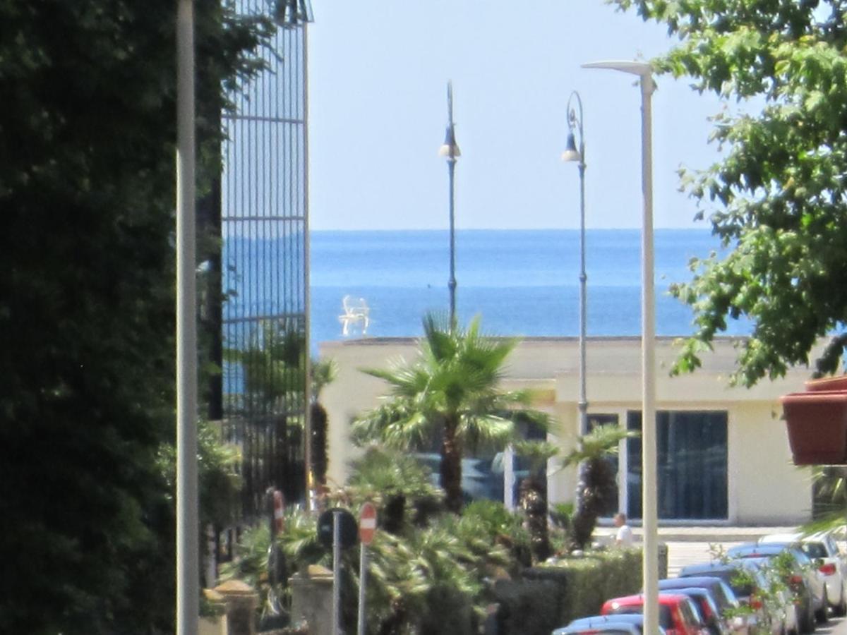 Piuma Celeste A Due Passi Dal Mare E Dal Centro Storico ليدو دي أوستيا المظهر الخارجي الصورة